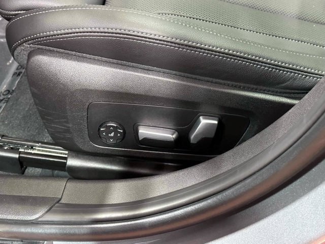 2023 BMW 3 Series 330e xDrive