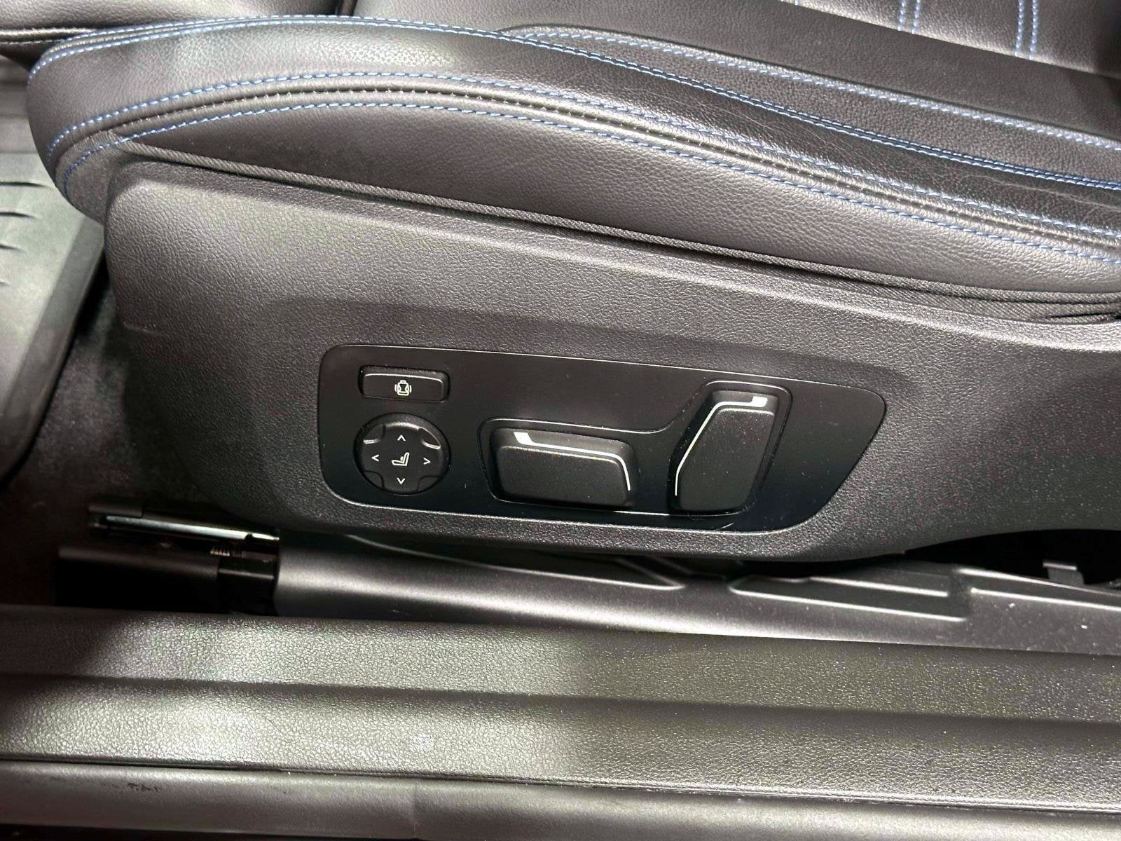 2025 BMW 2 Series M240i xDrive