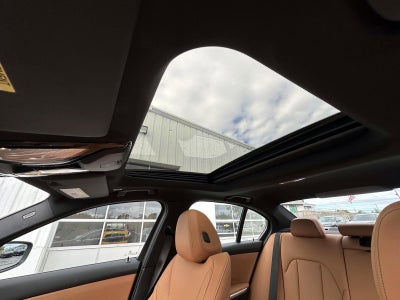 2025 BMW 3 Series 330i xDrive