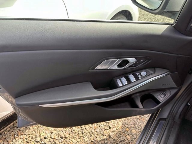 2025 BMW 3 Series 330i xDrive