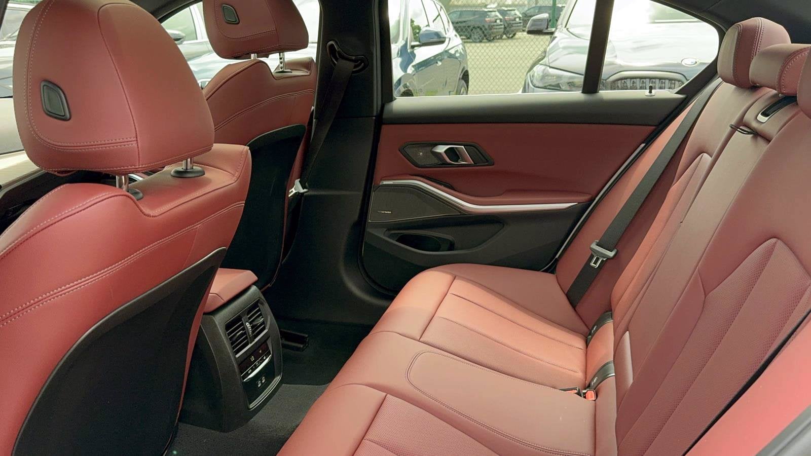 2025 BMW 3 Series 330i xDrive