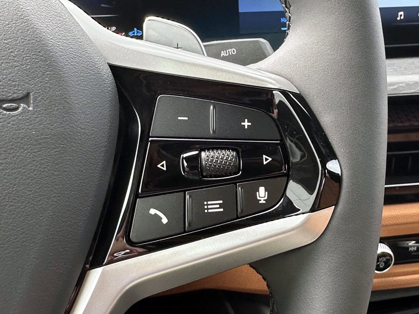 2025 BMW 3 Series 330i xDrive