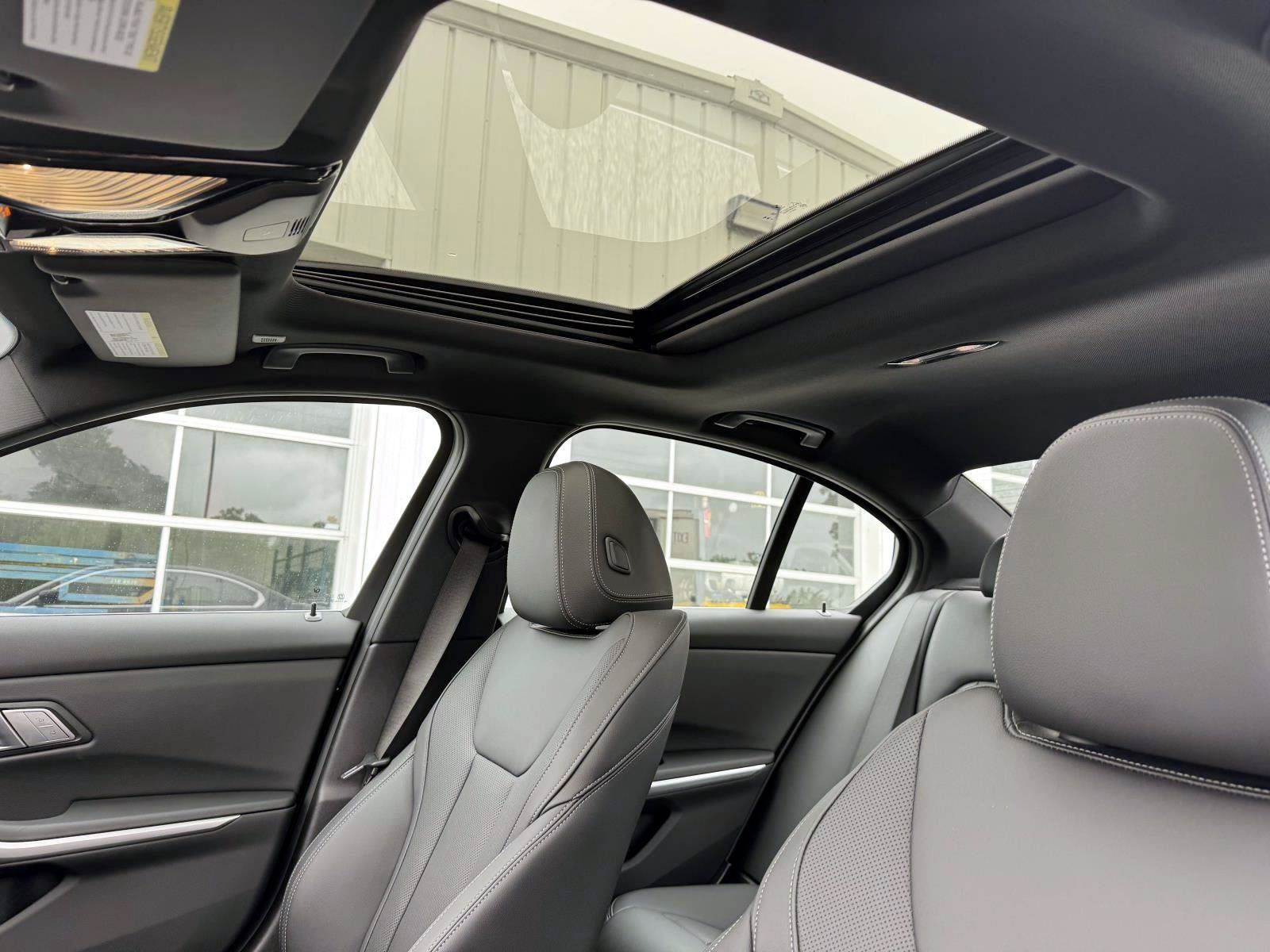 2025 BMW 3 Series 330i xDrive