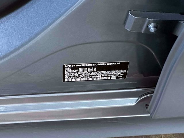 2025 BMW 3 Series 330i xDrive