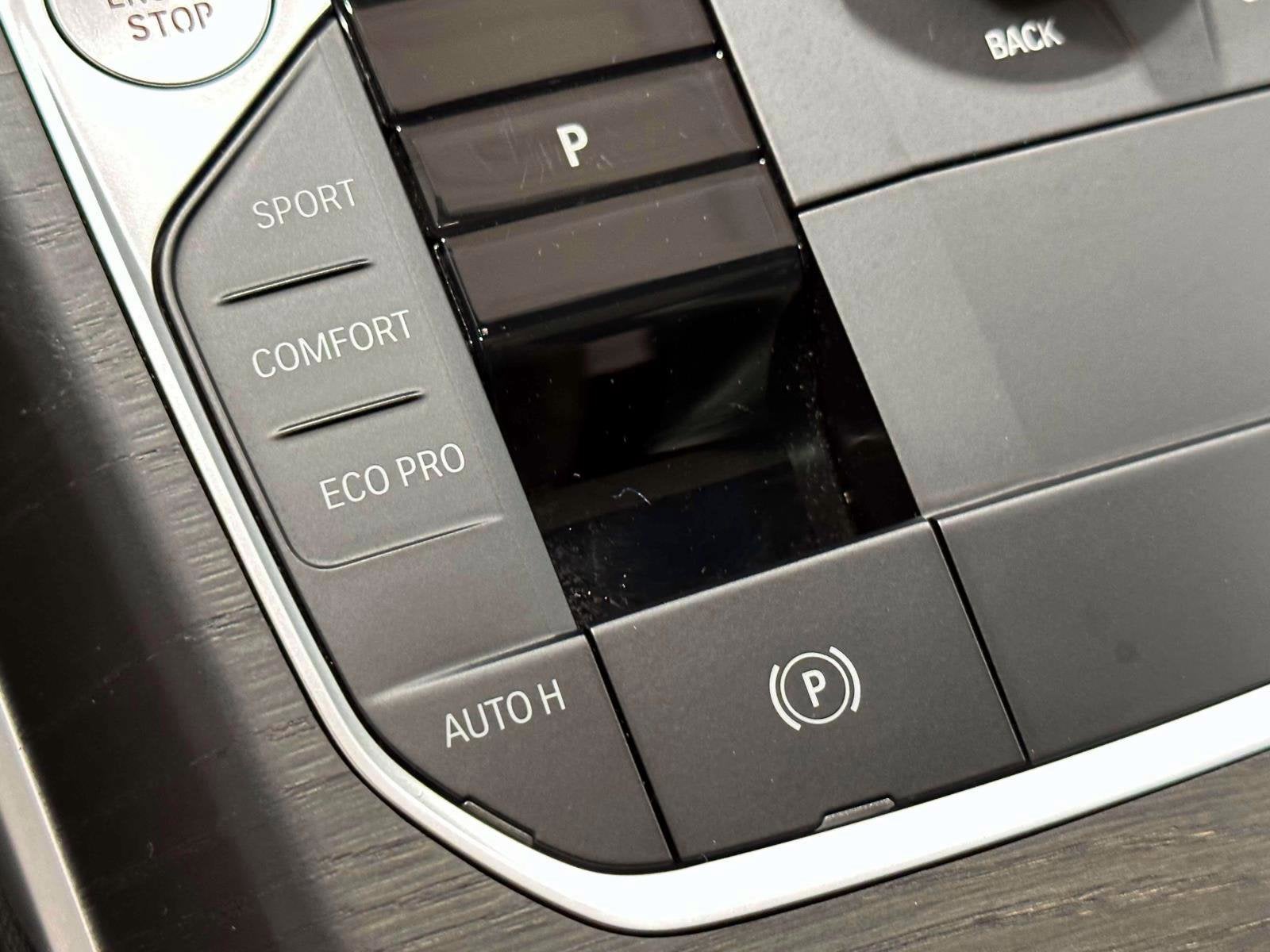 2024 BMW 3 Series 330i xDrive