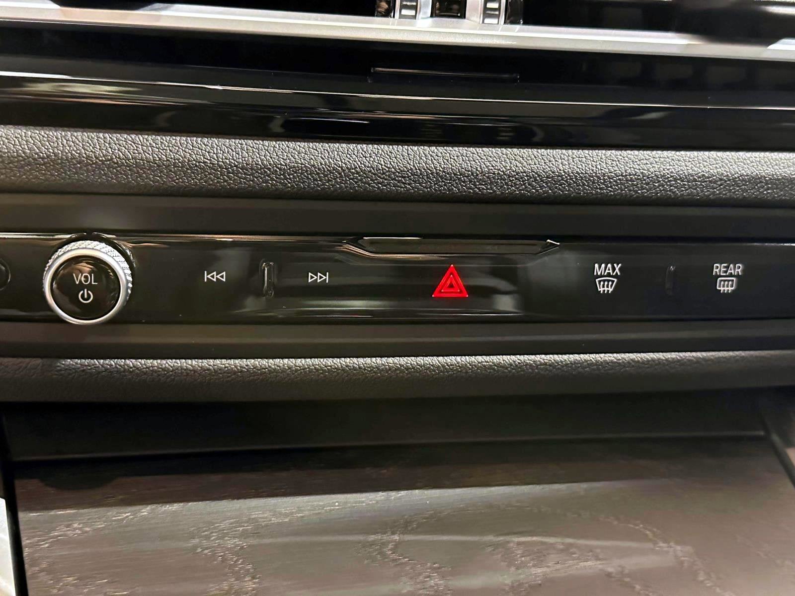 2024 BMW 3 Series 330i xDrive