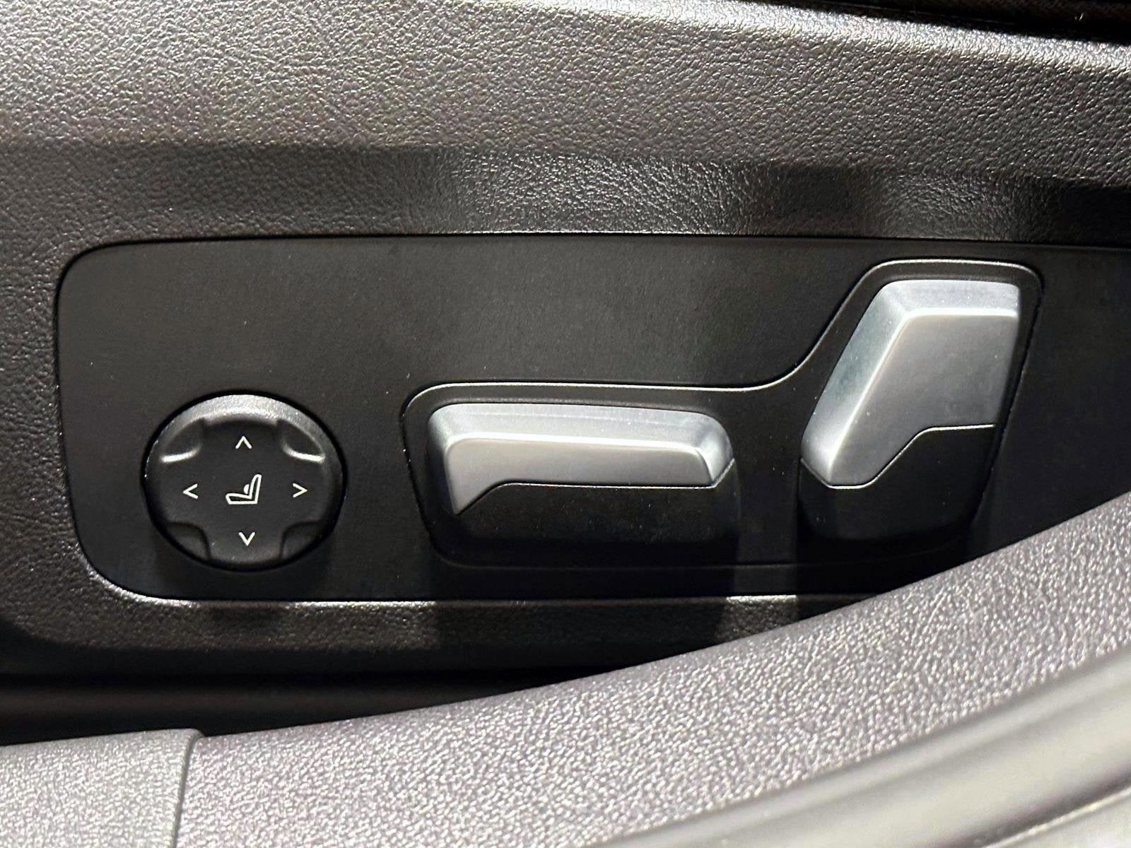 2024 BMW 3 Series 330i xDrive