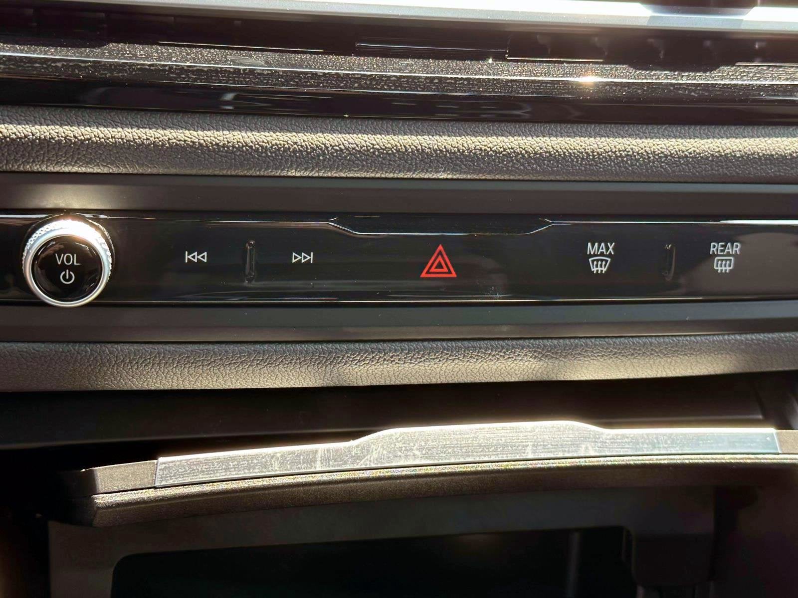 2024 BMW 3 Series 330i xDrive