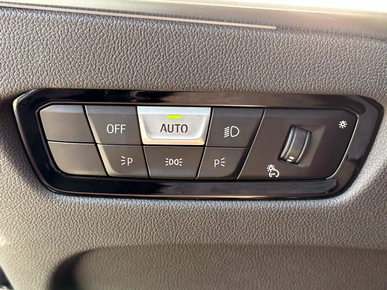 2024 BMW 3 Series 330i xDrive