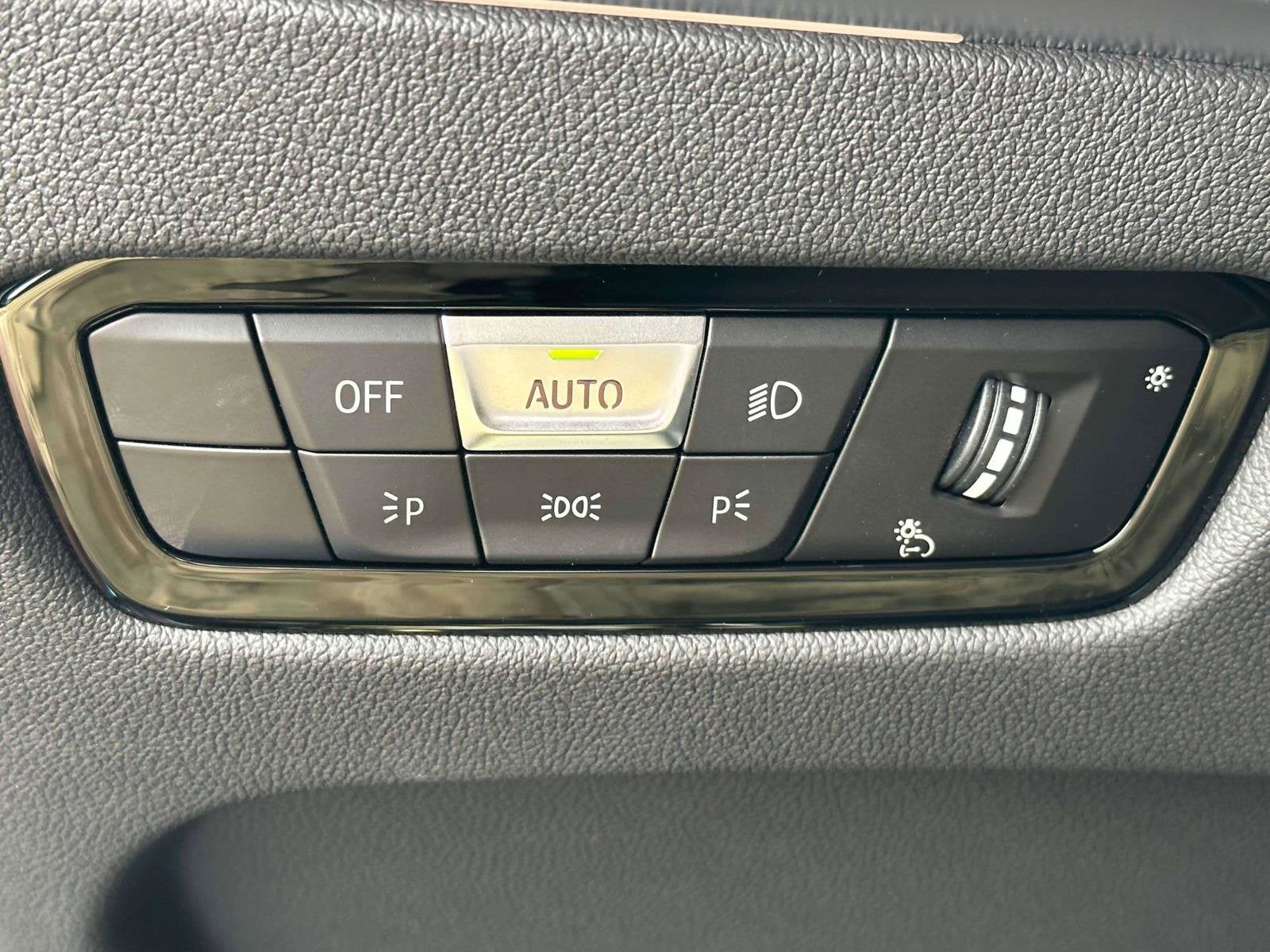 2024 BMW 3 Series 330i xDrive