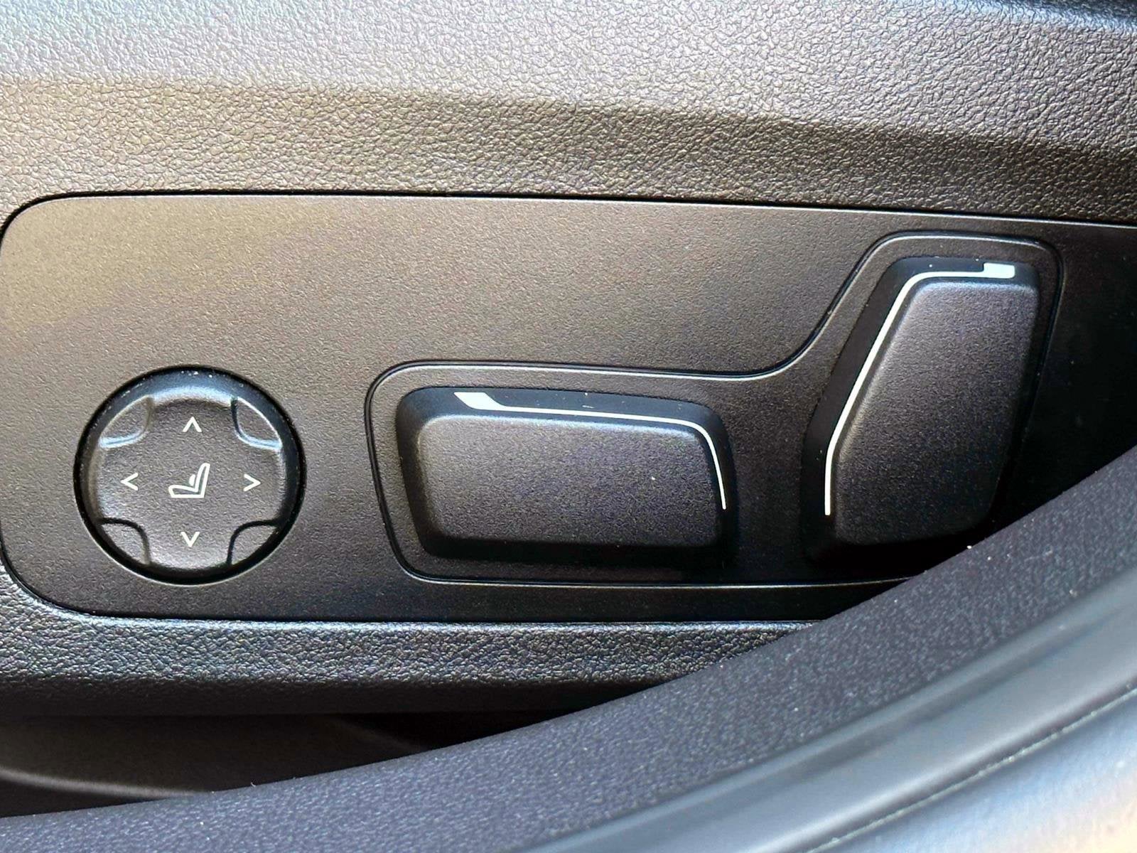 2024 BMW 3 Series 330i xDrive