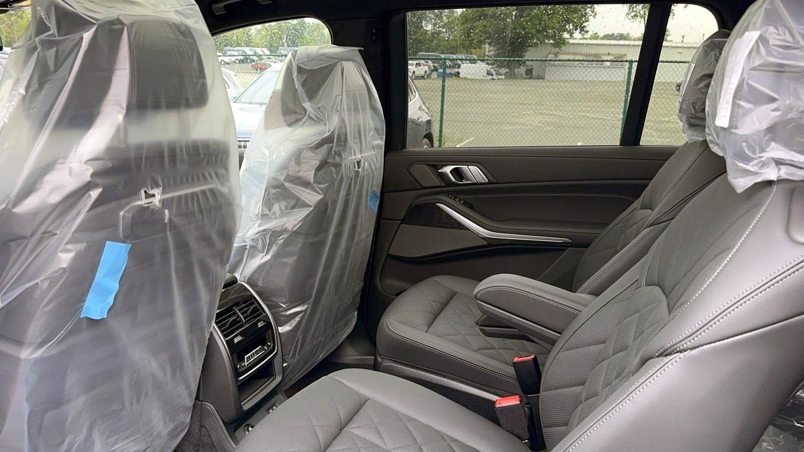 2027 BMW X7 xDrive40i
