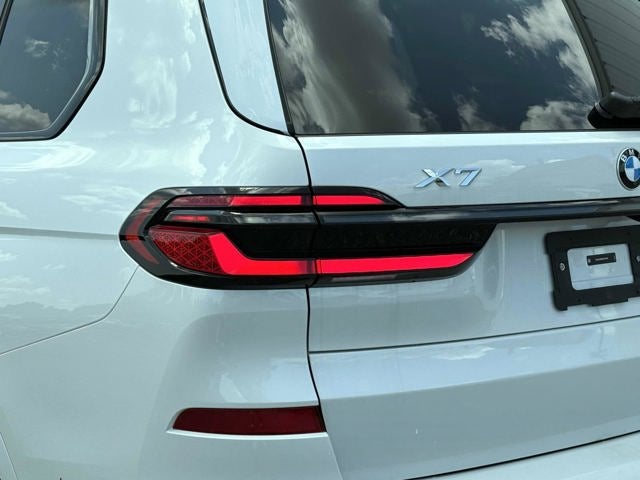 2027 BMW X7 xDrive40i