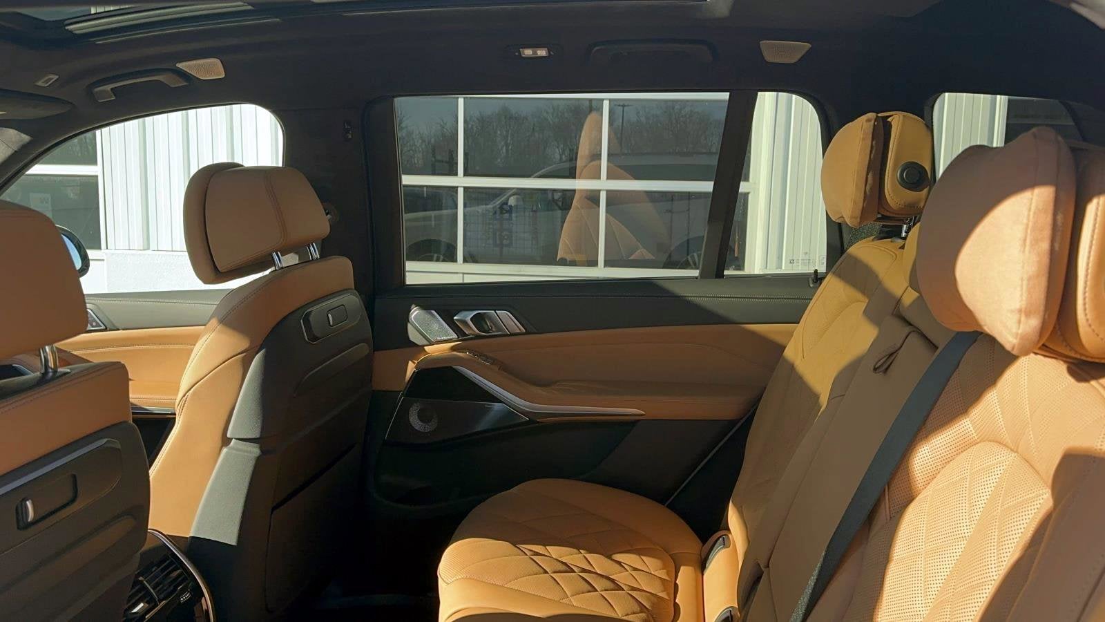 2025 BMW X7 xDrive40i