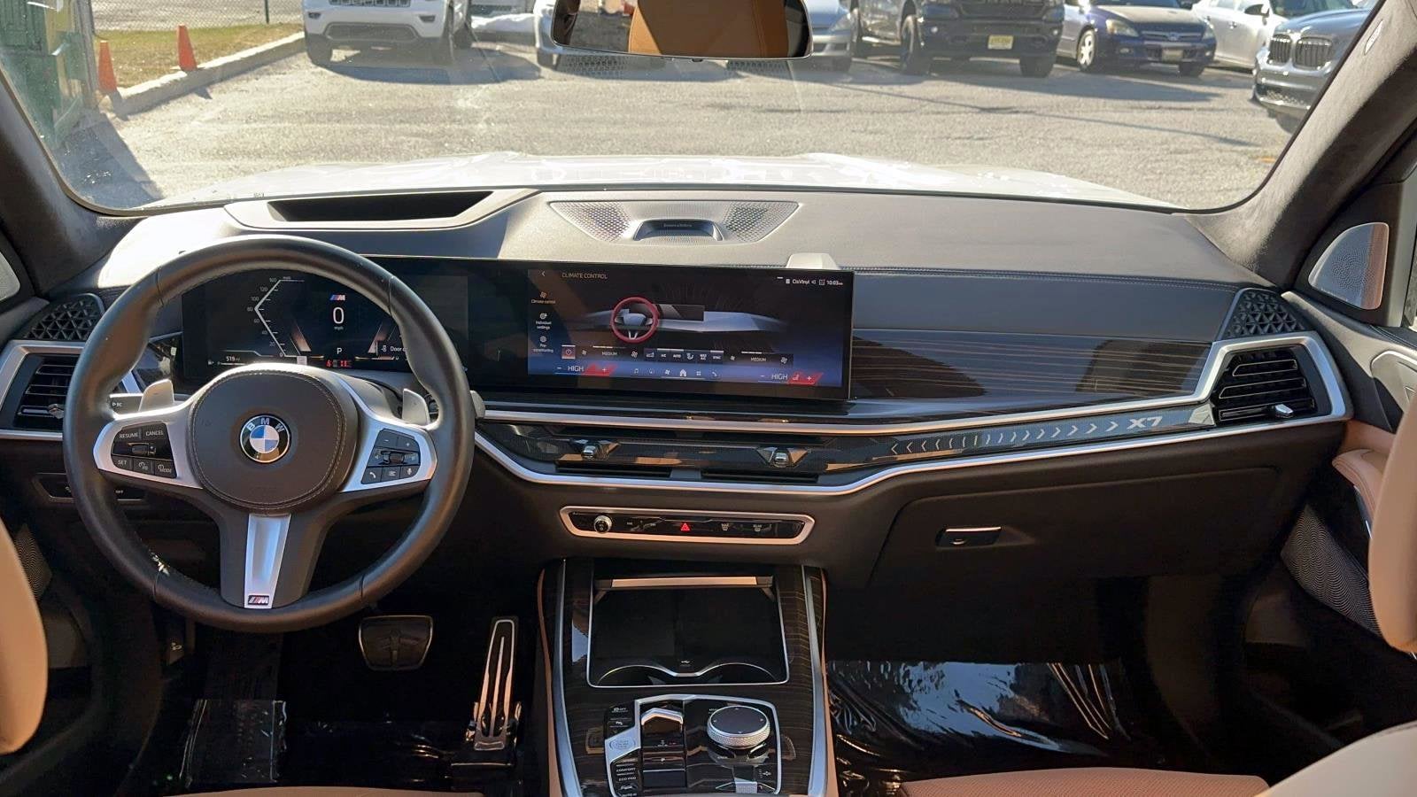 2025 BMW X7 xDrive40i