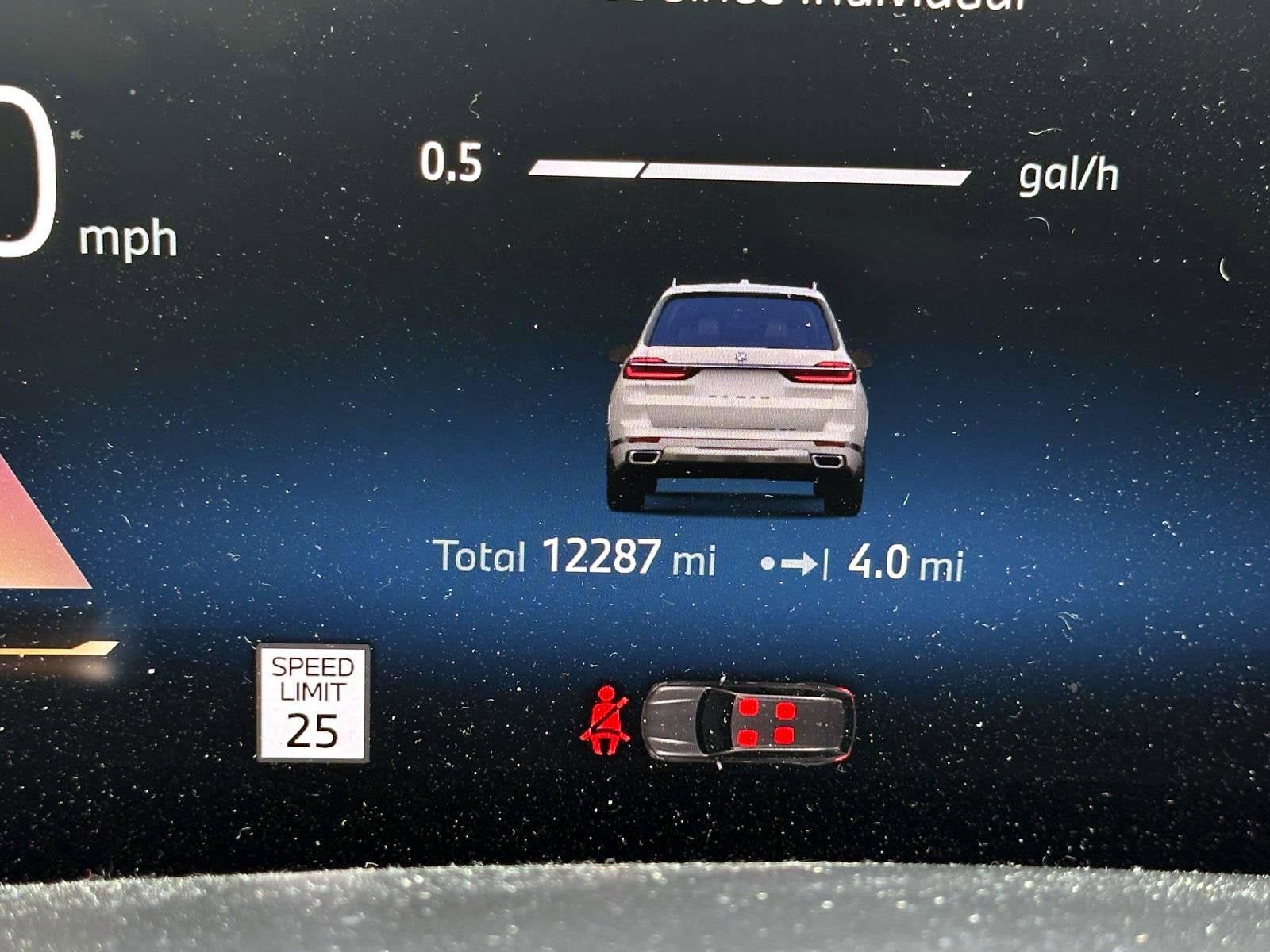 2025 BMW X7 xDrive40i