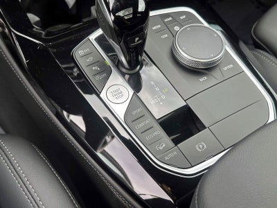 2025 BMW X4 xDrive30i