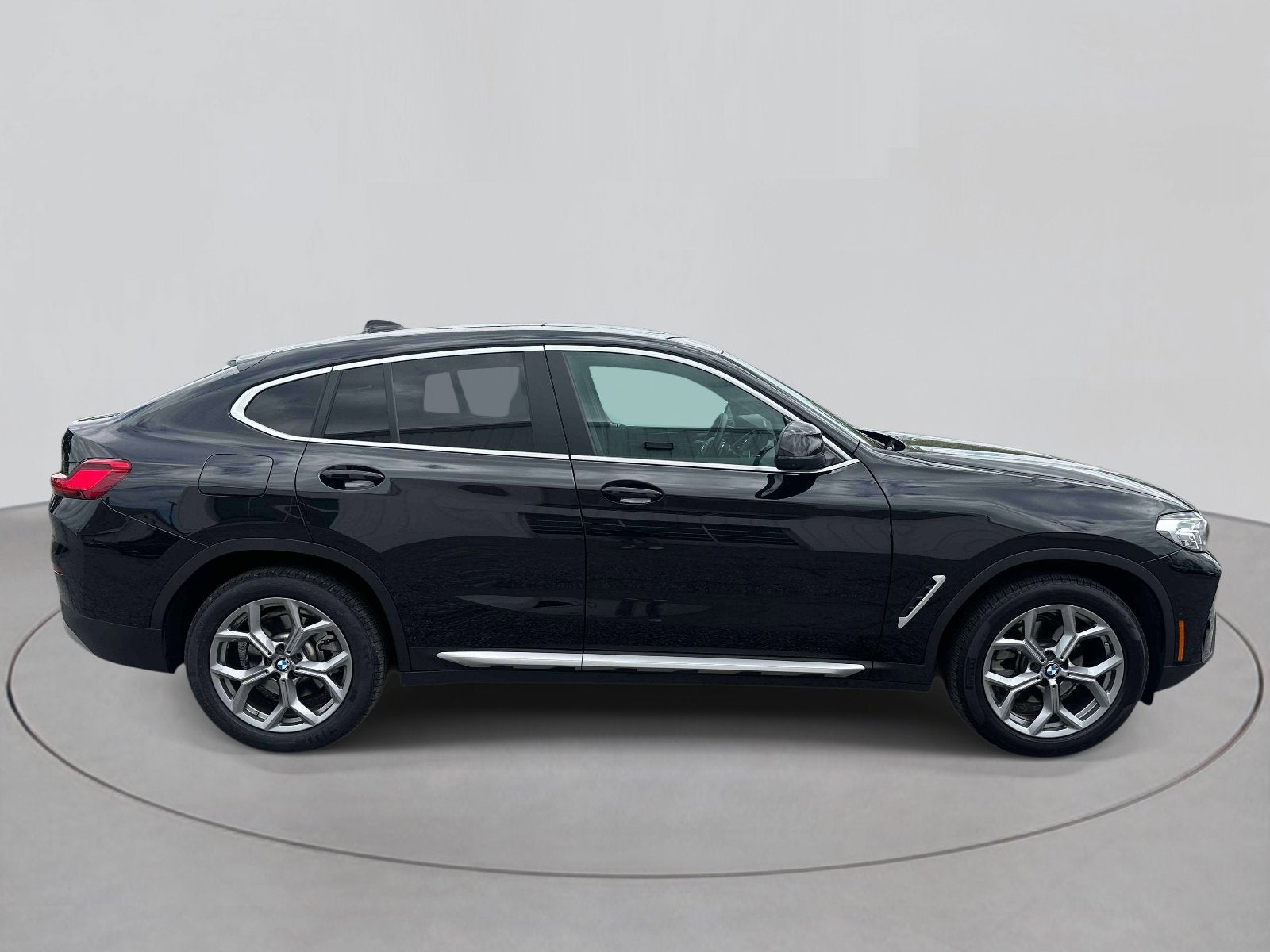 2025 BMW X4 xDrive30i