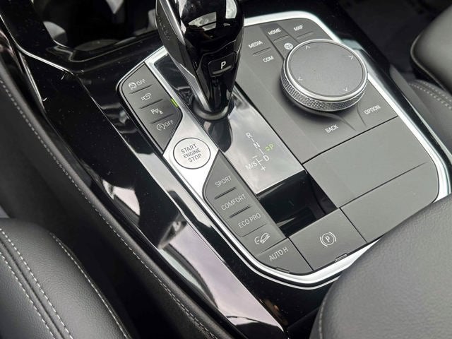 2025 BMW X4 xDrive30i