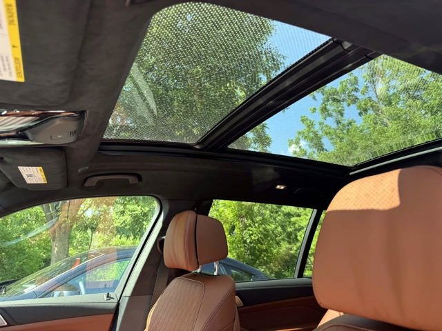 2027 BMW X7 M60i