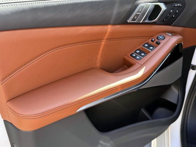 2027 BMW X7 M60i