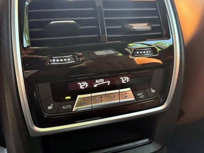 2027 BMW X7 M60i
