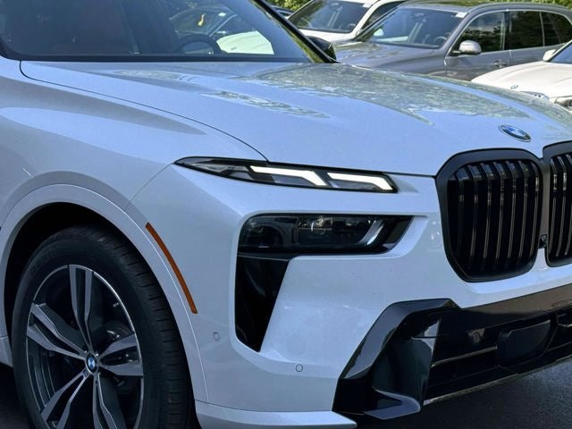 2027 BMW X7 M60i