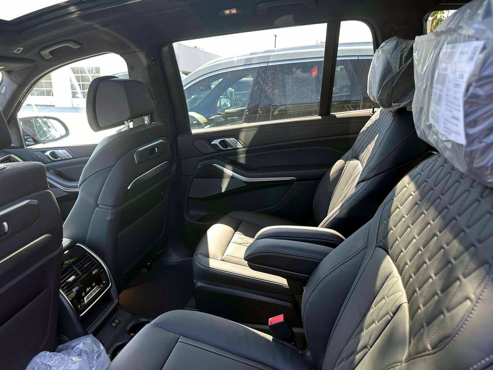 2027 BMW X7 M60i