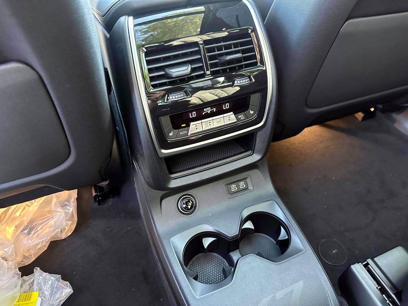 2027 BMW X7 M60i
