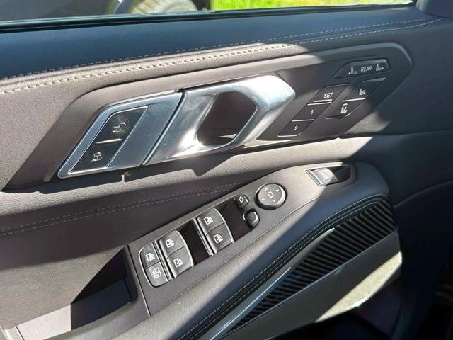 2027 BMW X7 M60i