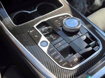 2027 BMW X7 M60i