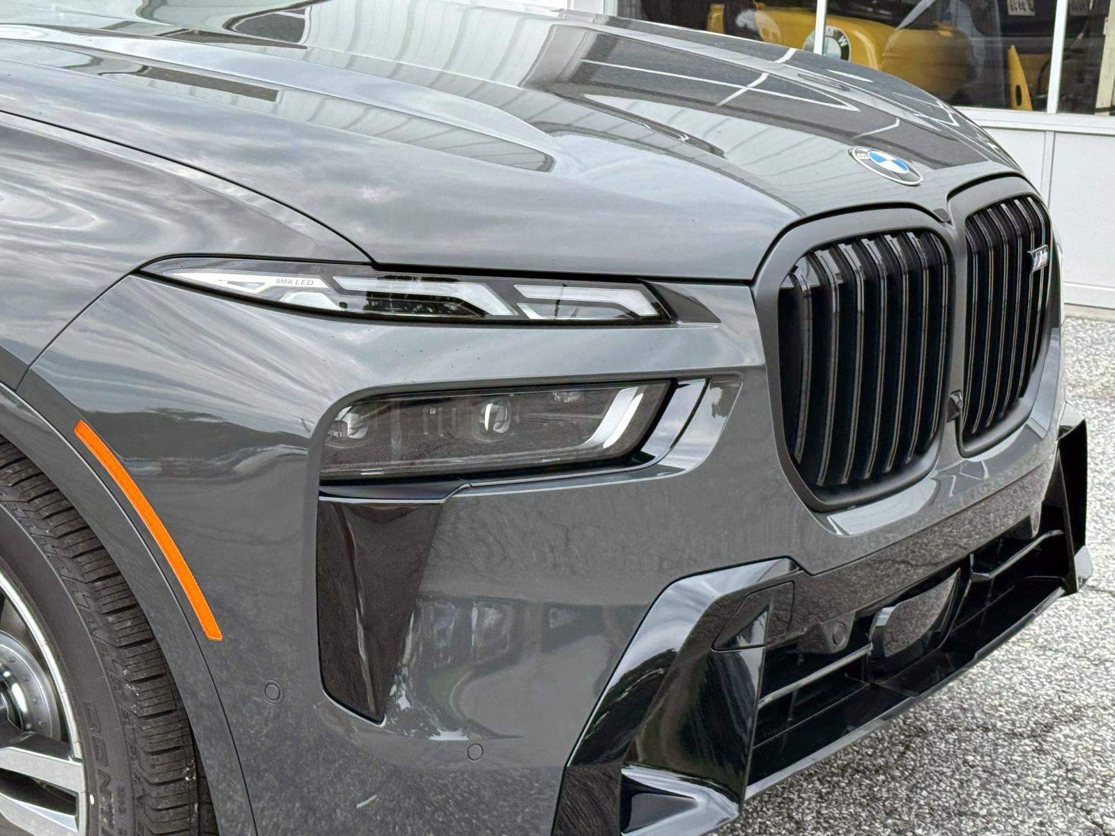 2027 BMW X7 M60i