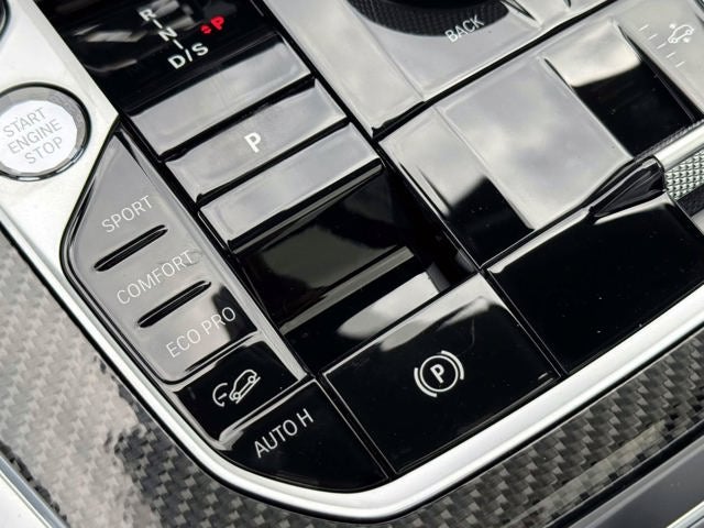 2027 BMW X7 M60i