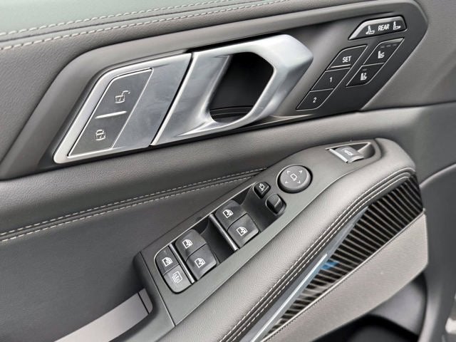 2027 BMW X7 M60i