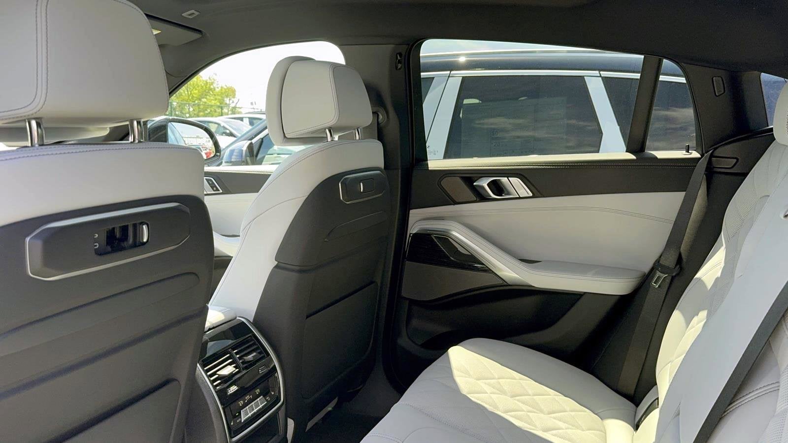 2027 BMW X6 xDrive40i