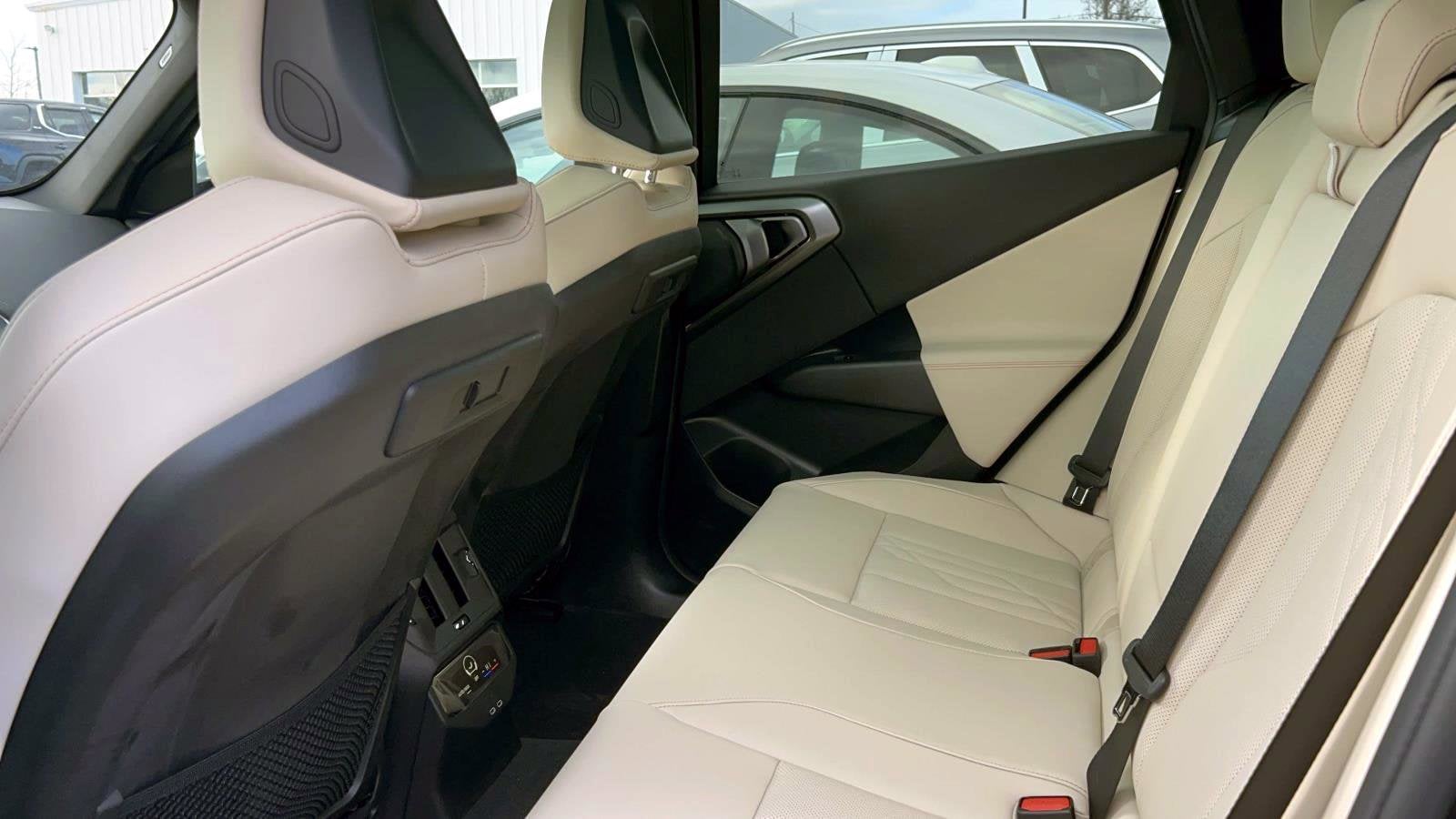 2026 BMW X3 30 - Photo 34