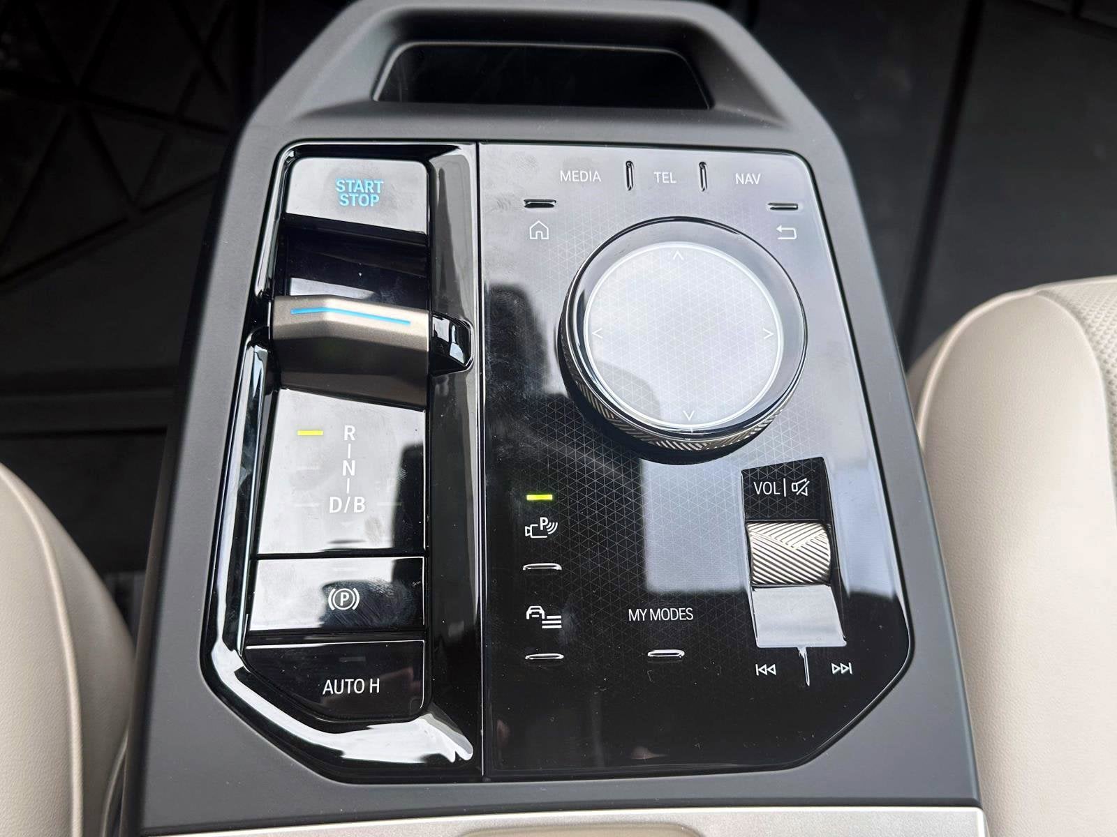 2026 BMW iX xDrive45