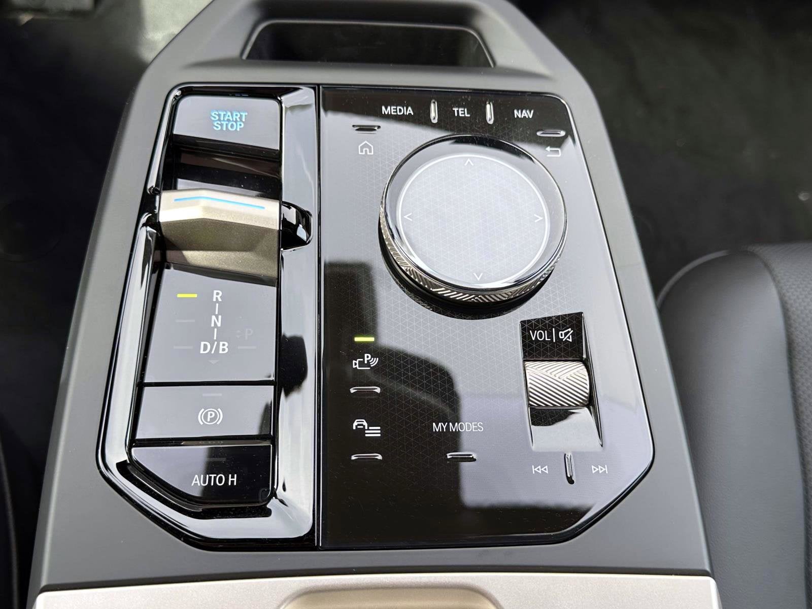 2026 BMW iX xDrive45