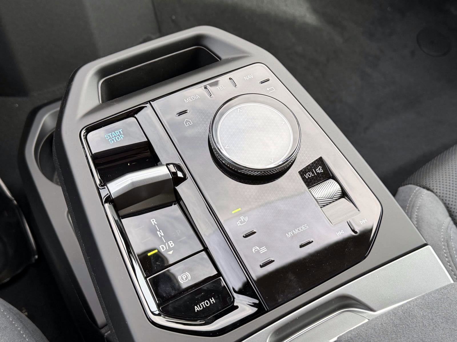 2026 BMW iX xDrive45