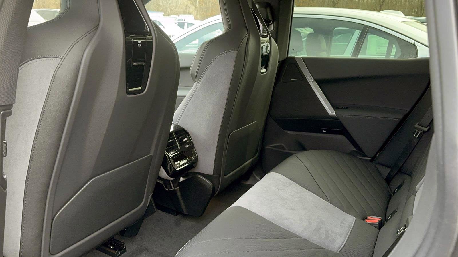 2026 BMW iX xDrive45