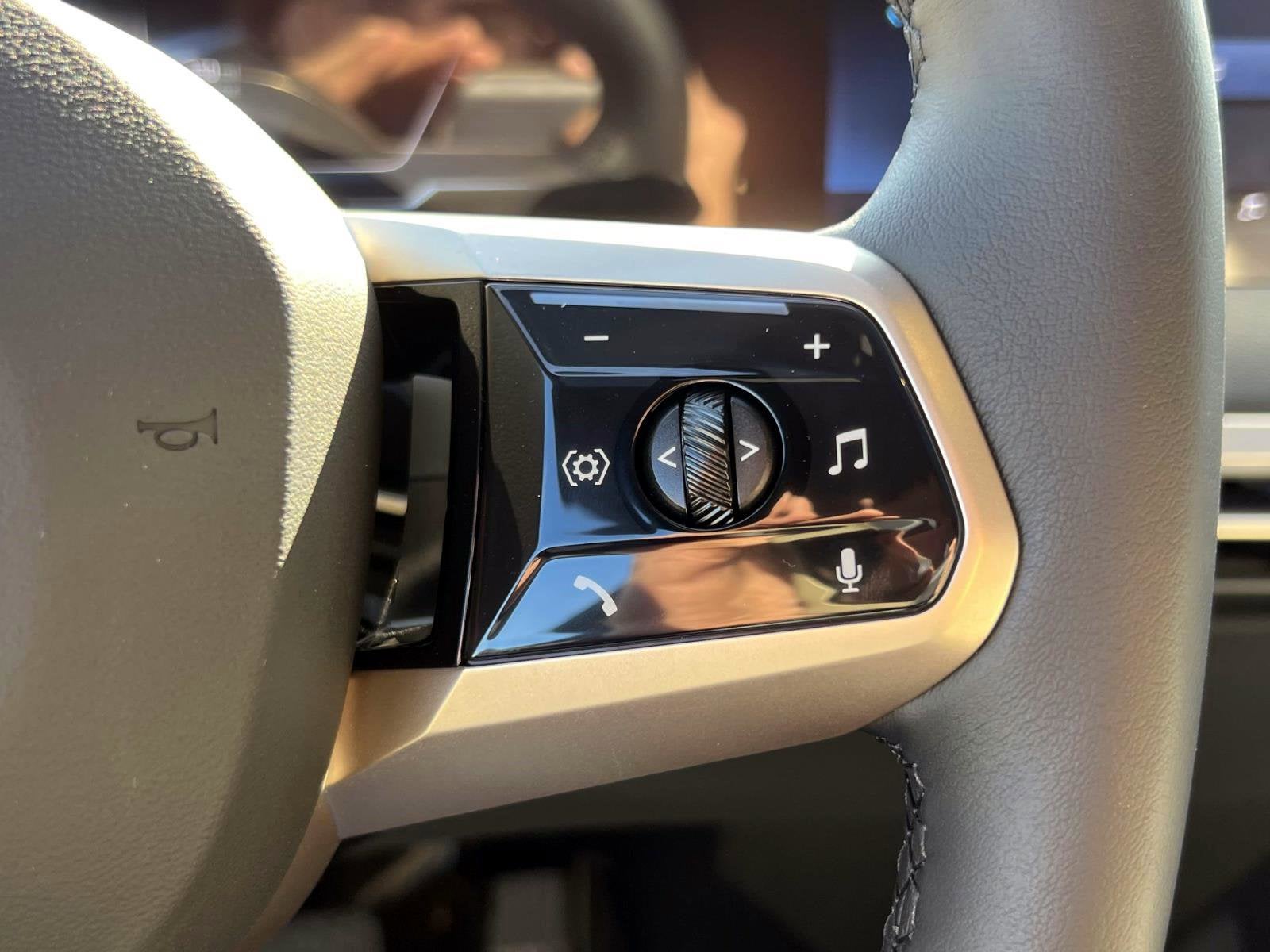 2026 BMW iX xDrive45