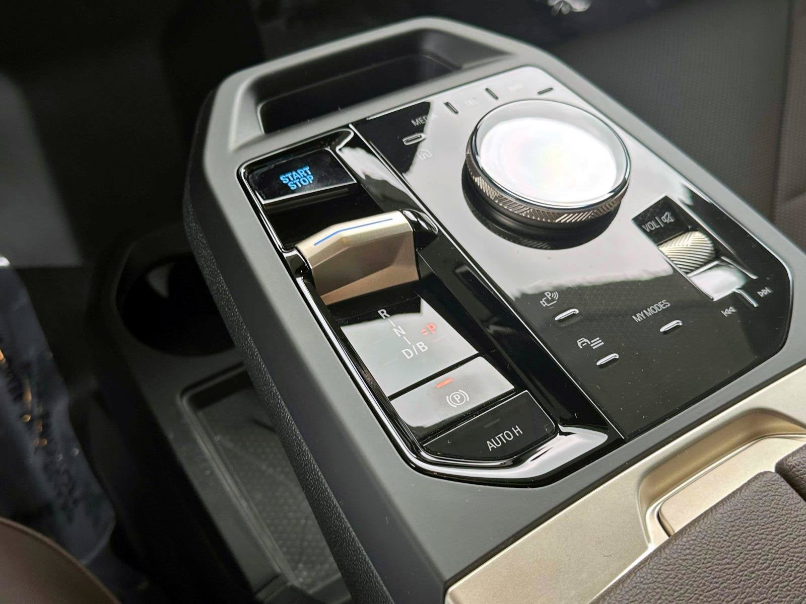 2026 BMW iX xDrive45