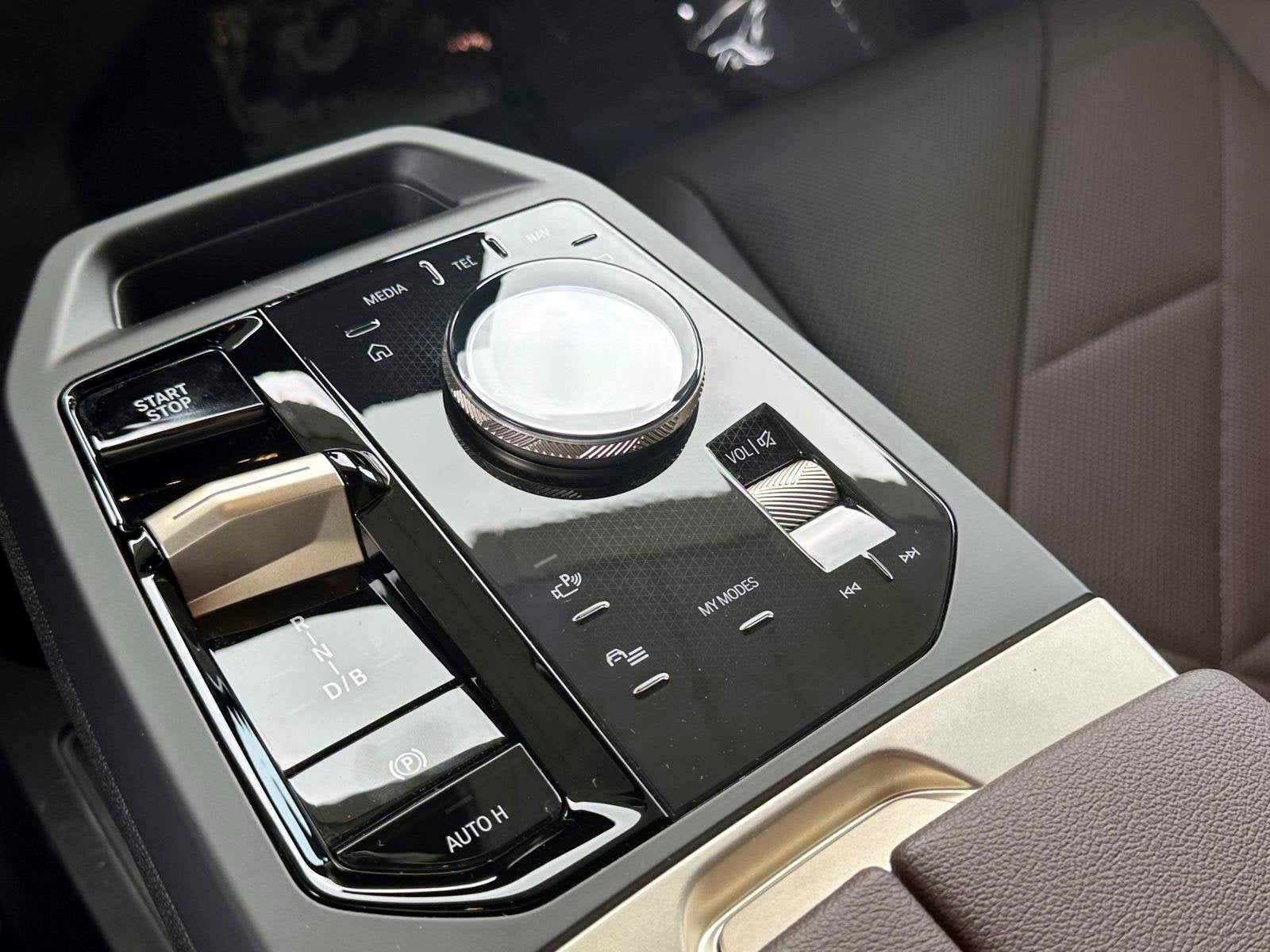 2026 BMW iX xDrive45