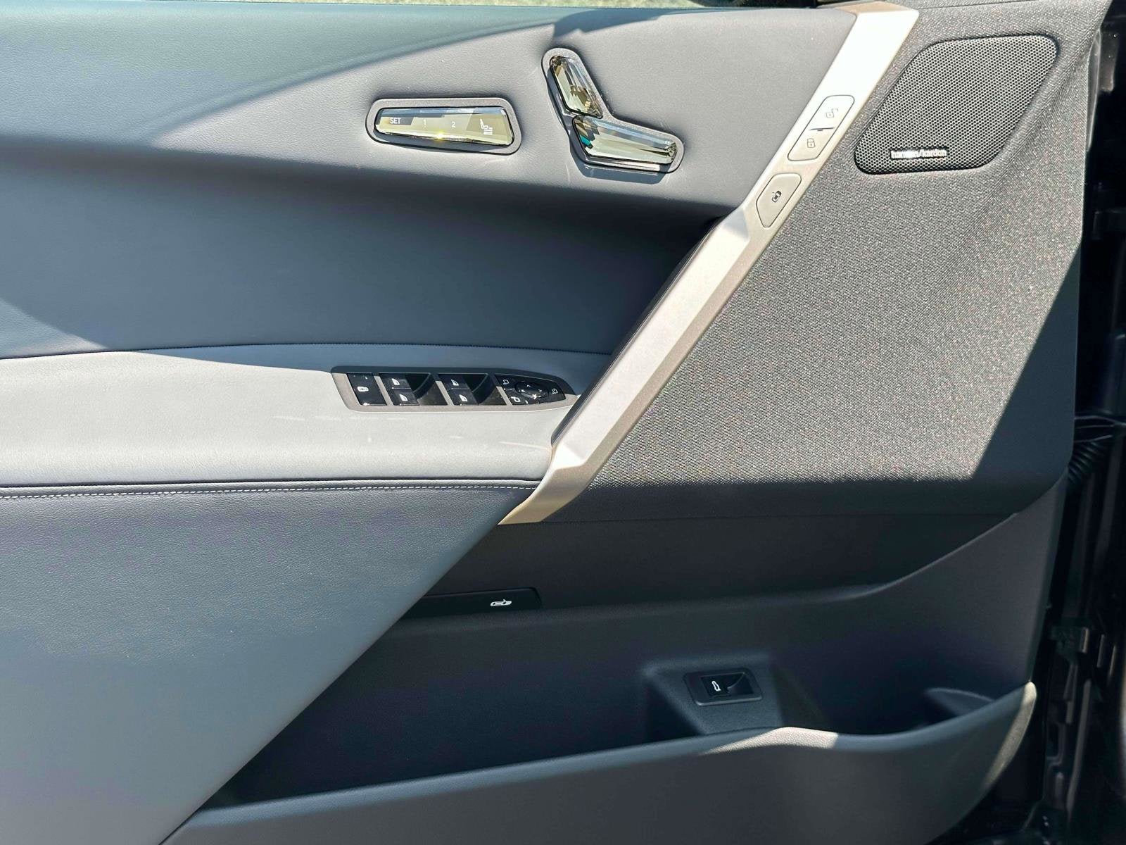 2026 BMW iX xDrive60