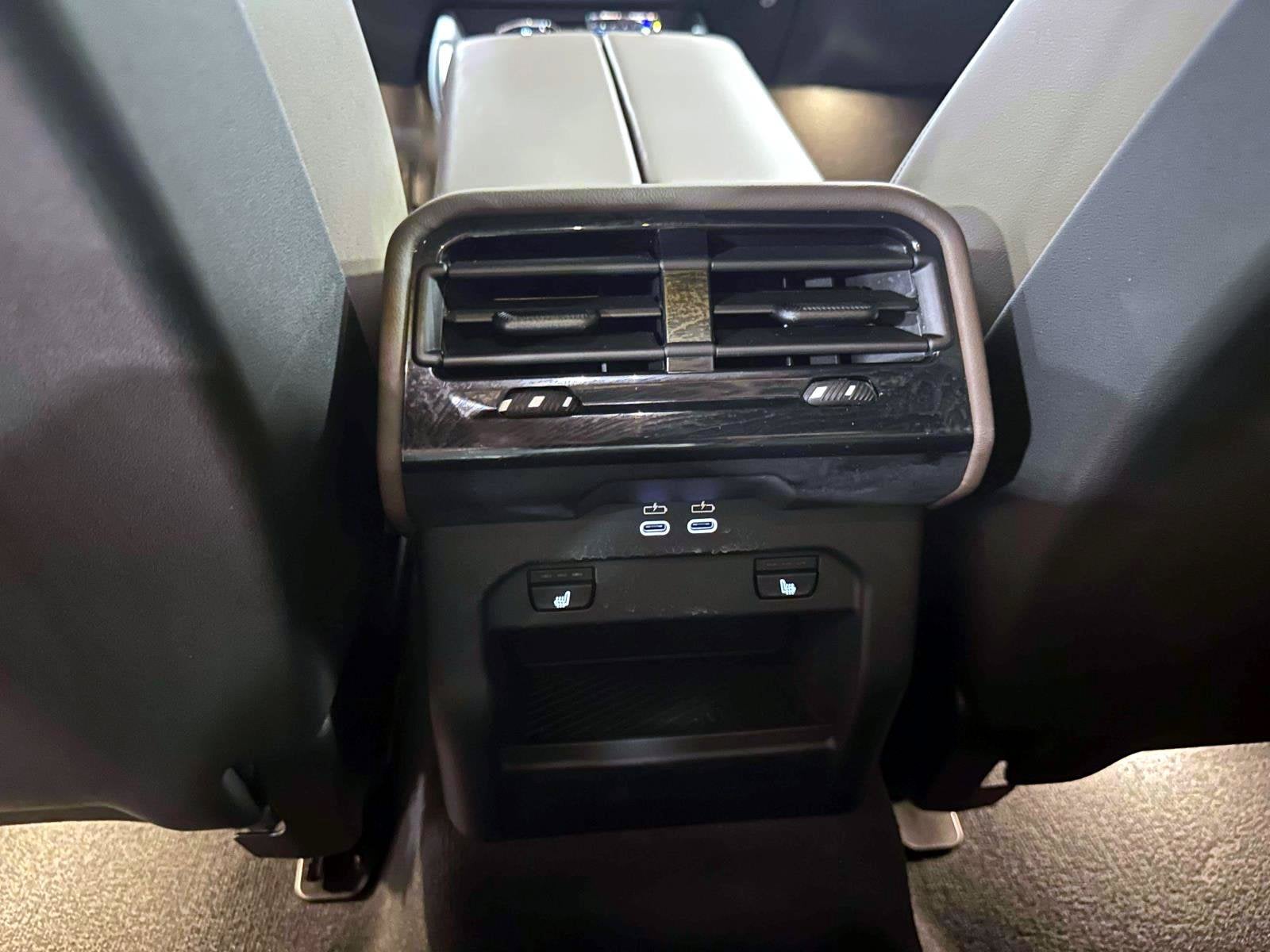 2026 BMW 5 Series 550e xDrive