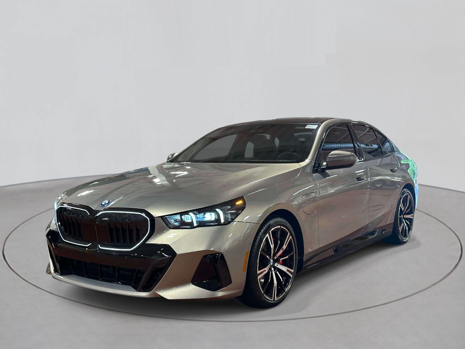 2026 BMW 5 Series 550e xDrive