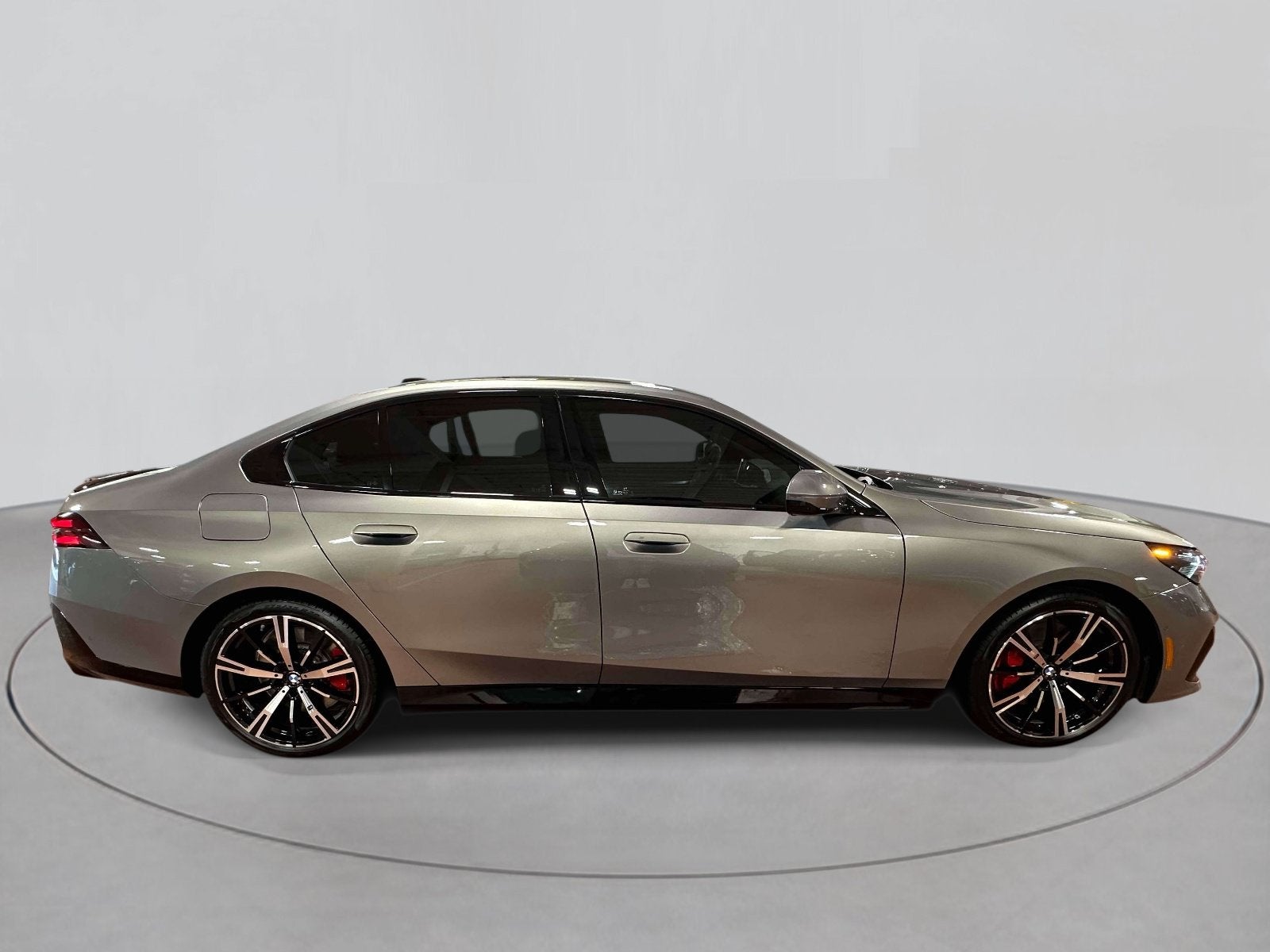 2026 BMW 5 Series 550e xDrive