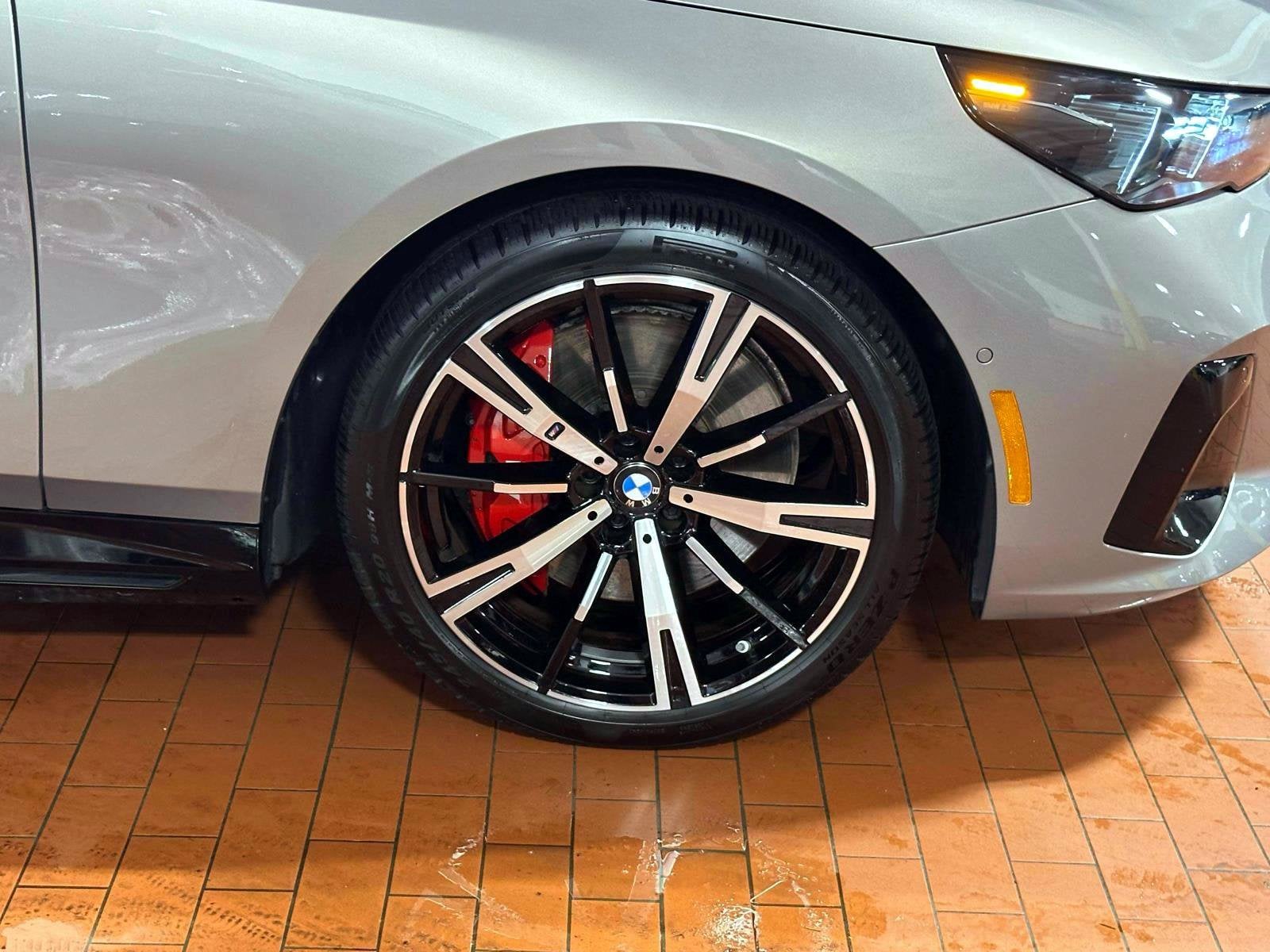 2026 BMW 5 Series 550e xDrive