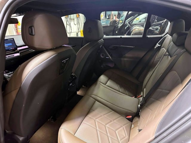 2026 BMW 5 Series 550e xDrive