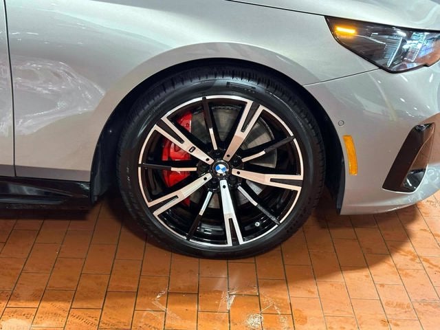 2026 BMW 5 Series 550e xDrive